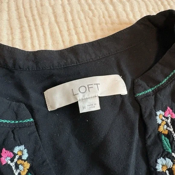 LOFT Top Womens Sz Medium Black Floral Embroidered Bell Sleeve Boho Y2K Festival - Picture 2 of 10